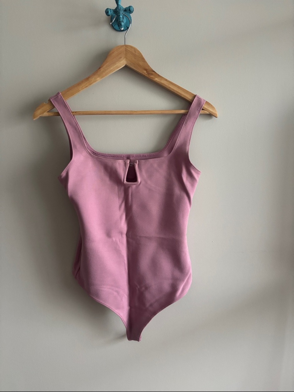 SM A&F bodysuit with keyhole front